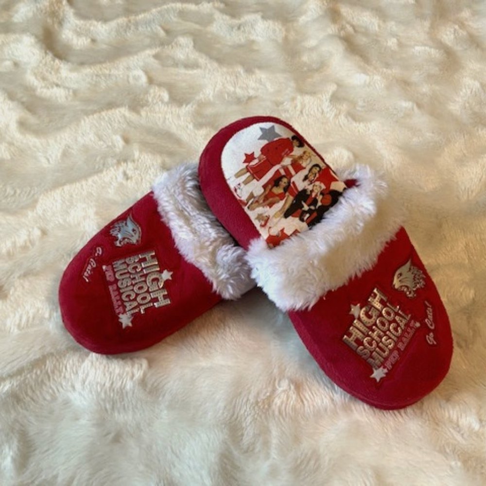 Disney High School Musical Slippers Girls Size 4-5 with 6 Stars Rare